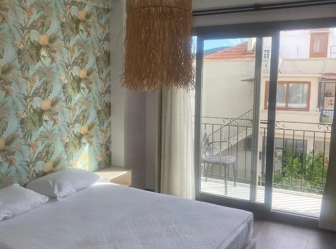 Eva Hotel *