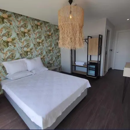 Eva Hotel *